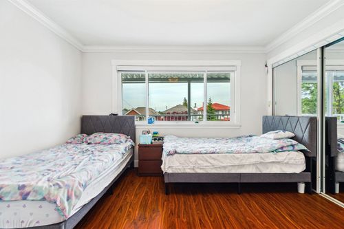 6419-selma-avenue-forest-glen-bs-burnaby-south-08 at 