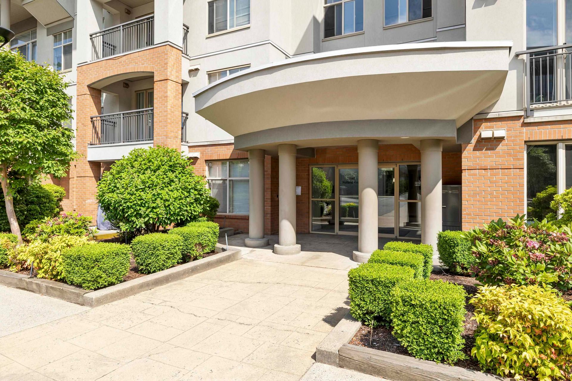 33546-holland-avenue-central-abbotsford-abbotsford-02 at 33546-holland-avenue-central-abbotsford-abbotsford-02 at