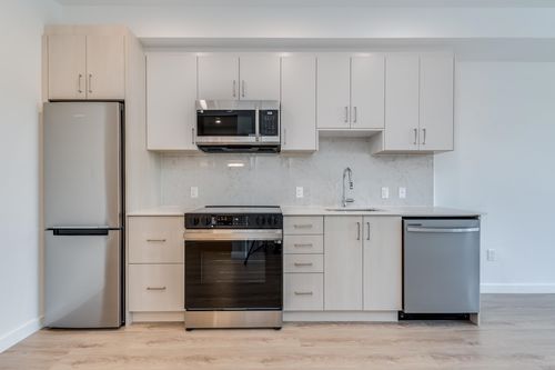 13858-108-avenue-whalley-north-surrey-06 at 