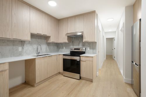 131-grosvenor-ave_adil-5417 at 