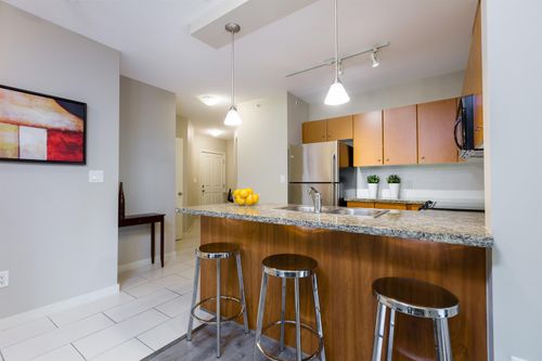 511-rochester-avenue-coquitlam-west-coquitlam-04 at 