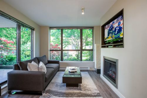 511-rochester-avenue-coquitlam-west-coquitlam-06 at 