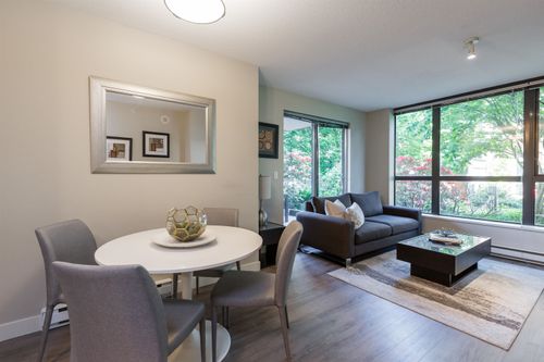 511-rochester-avenue-coquitlam-west-coquitlam-09 at 