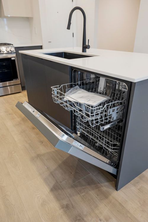 15353-17-avenue-king-george-corridor-south-surrey-white-rock-09 at 