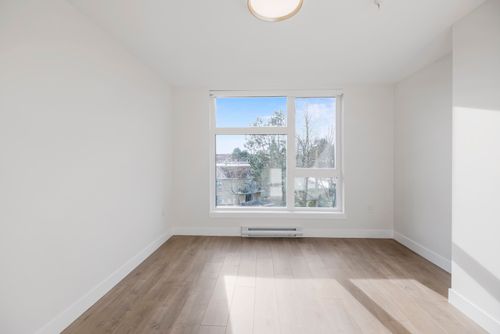 15353-17-avenue-king-george-corridor-south-surrey-white-rock-11 at 