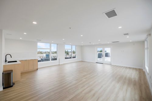 15353-17-avenue-king-george-corridor-south-surrey-white-rock-22 at 