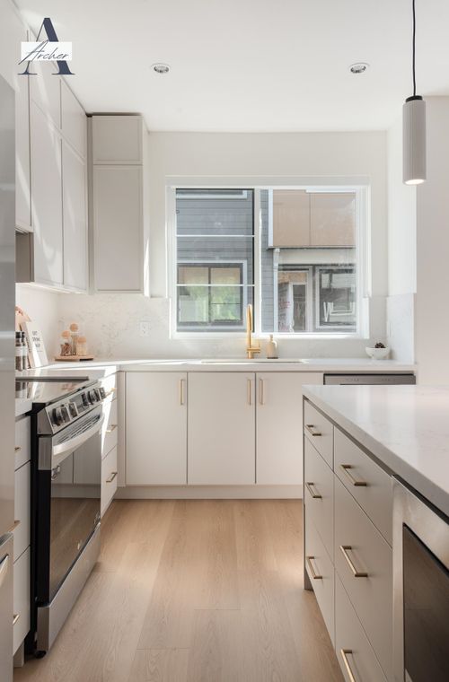 14285-64-avenue-sullivan-station-surrey-05 at 