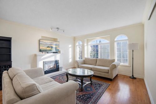538-w-25th-street-upper-lonsdale-north-vancouver-07 at 