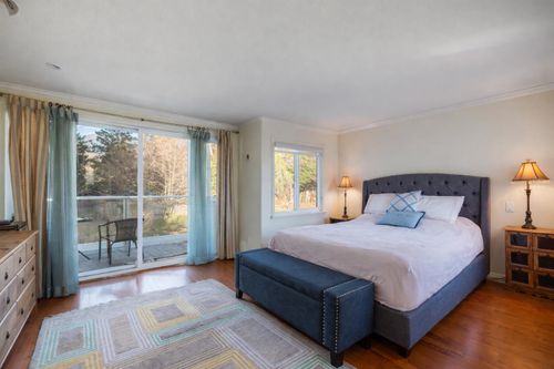 538-w-25th-street-upper-lonsdale-north-vancouver-09 at 