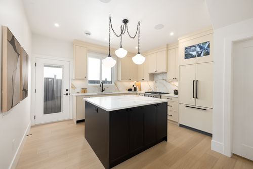 102-646-girard-ave_adil-5460 at 