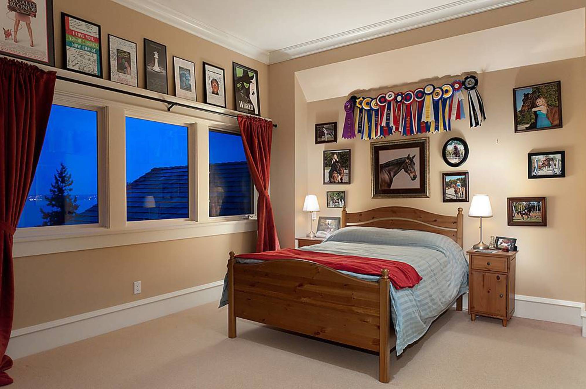 at 3260 Mathers Avenue, Westmount WV, West Vancouver