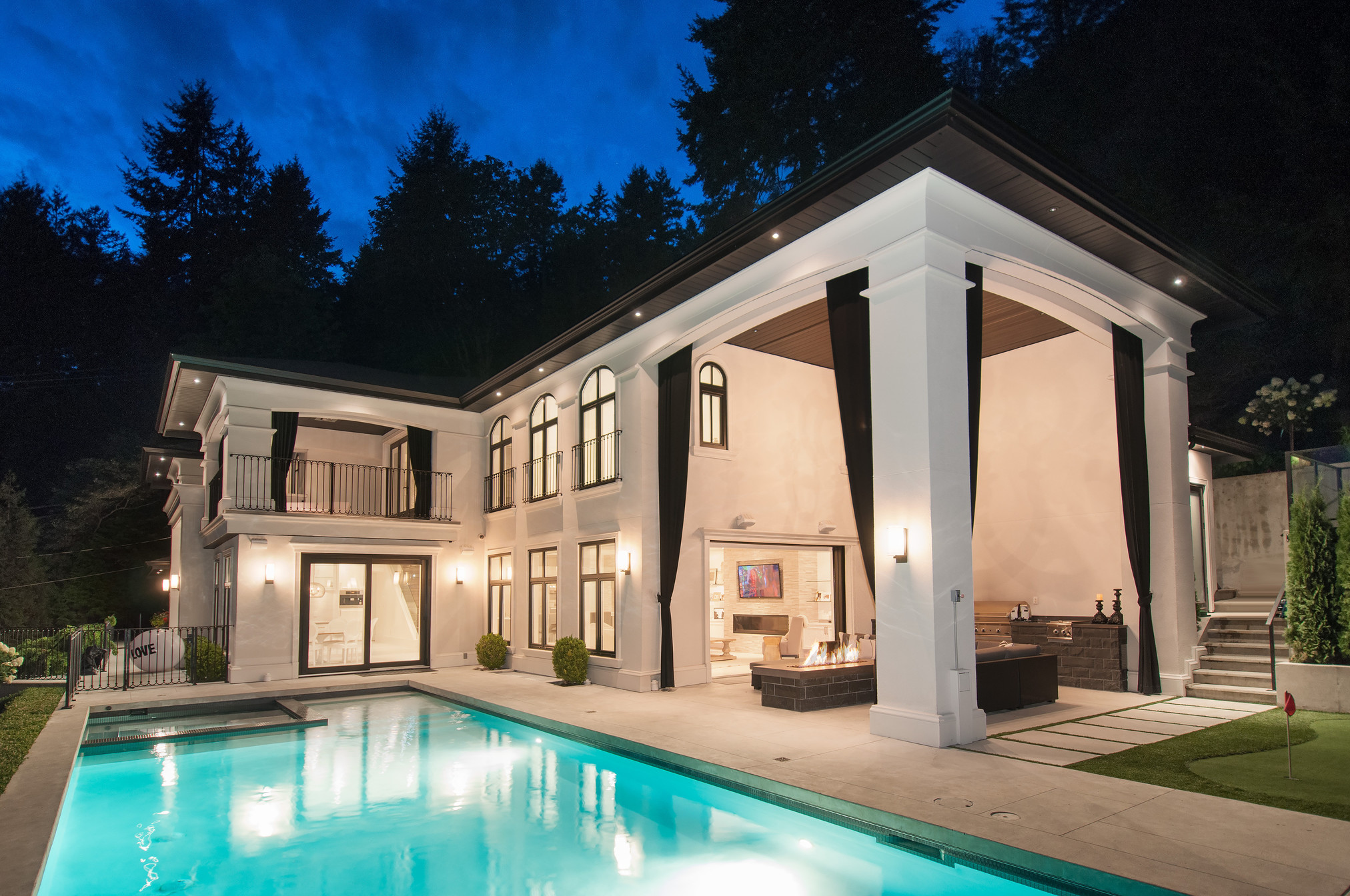 at 3485 Mathers, Westmount WV, West Vancouver