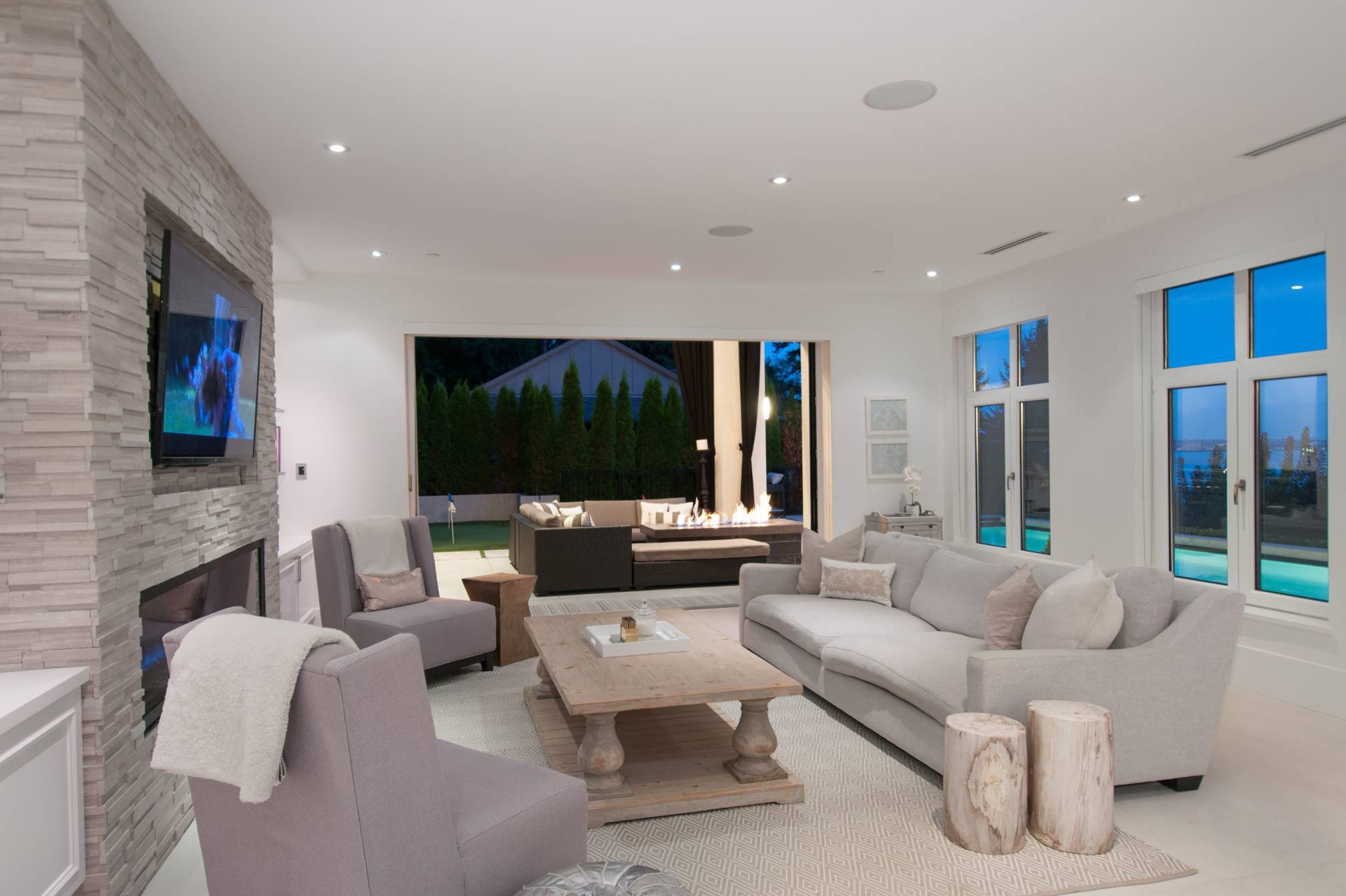 at 3485 Mathers, Westmount WV, West Vancouver