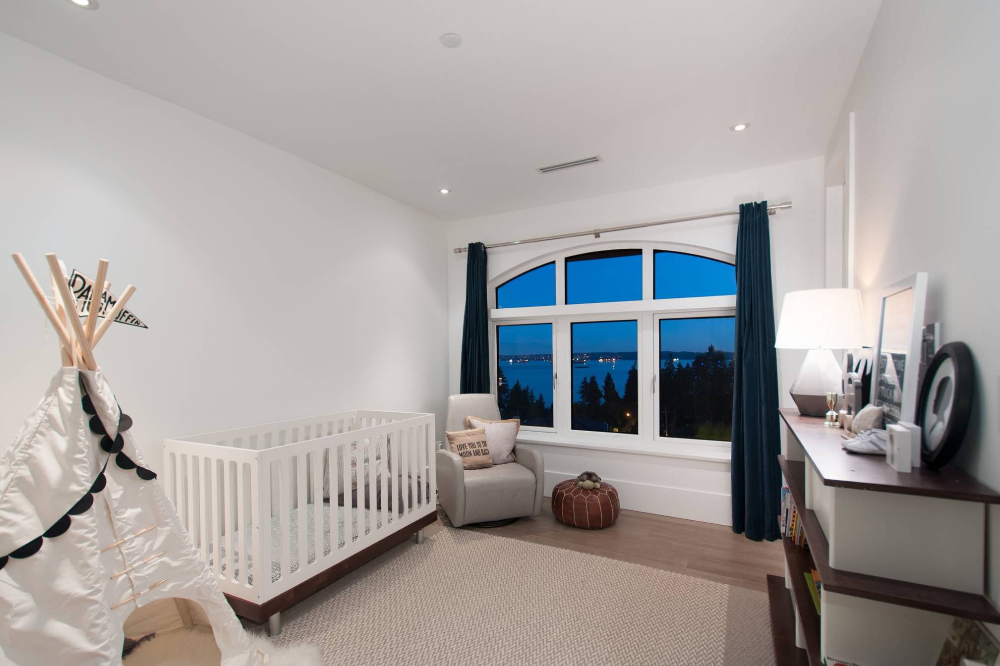 at 3485 Mathers, Westmount WV, West Vancouver