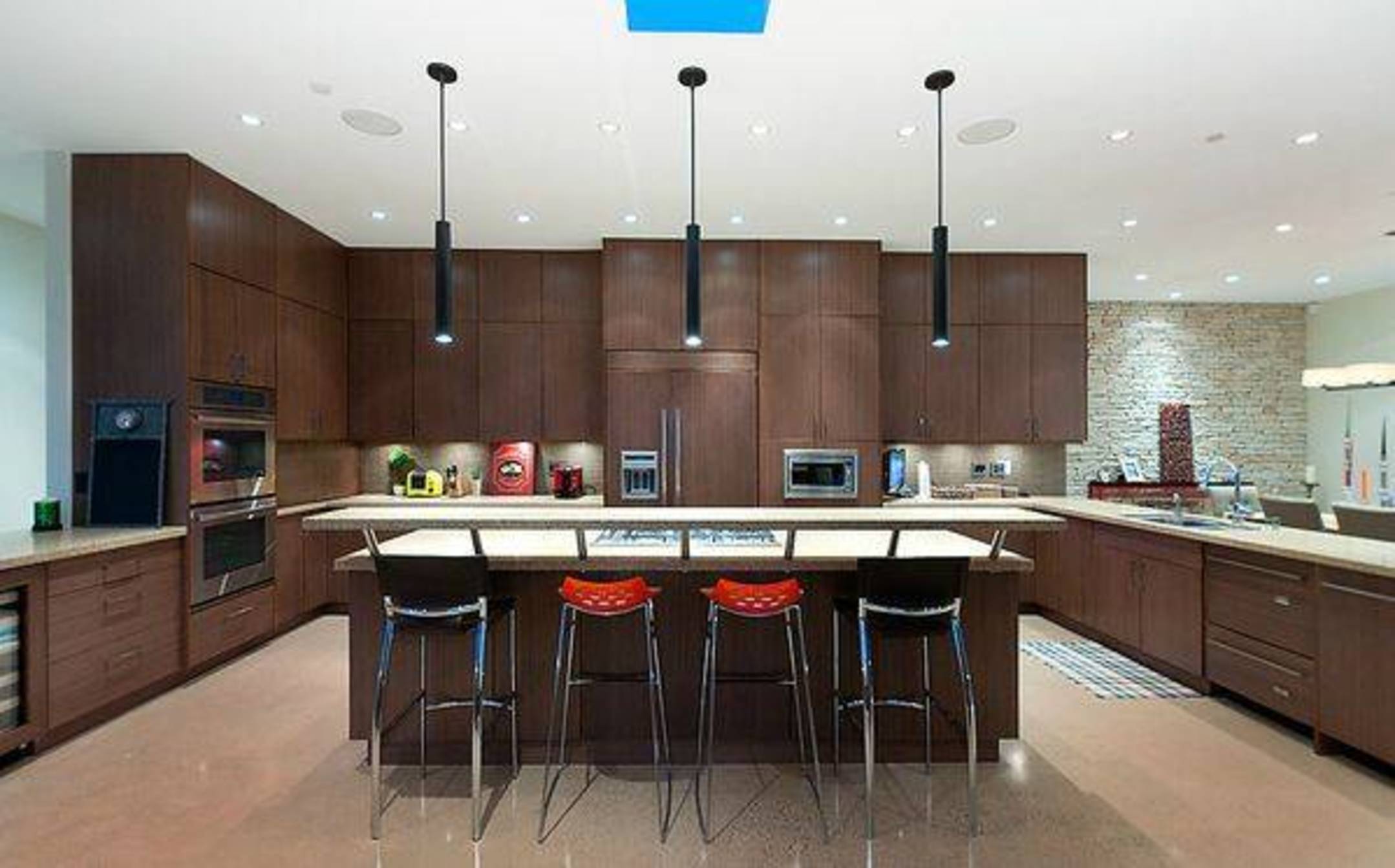 at 1754 Ottawa Place, Ambleside, West Vancouver