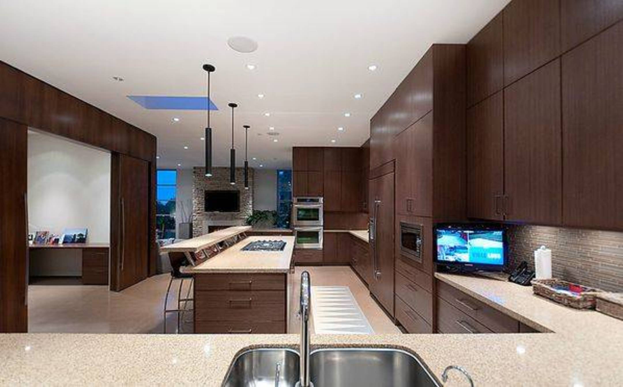 at 1754 Ottawa Place, Ambleside, West Vancouver