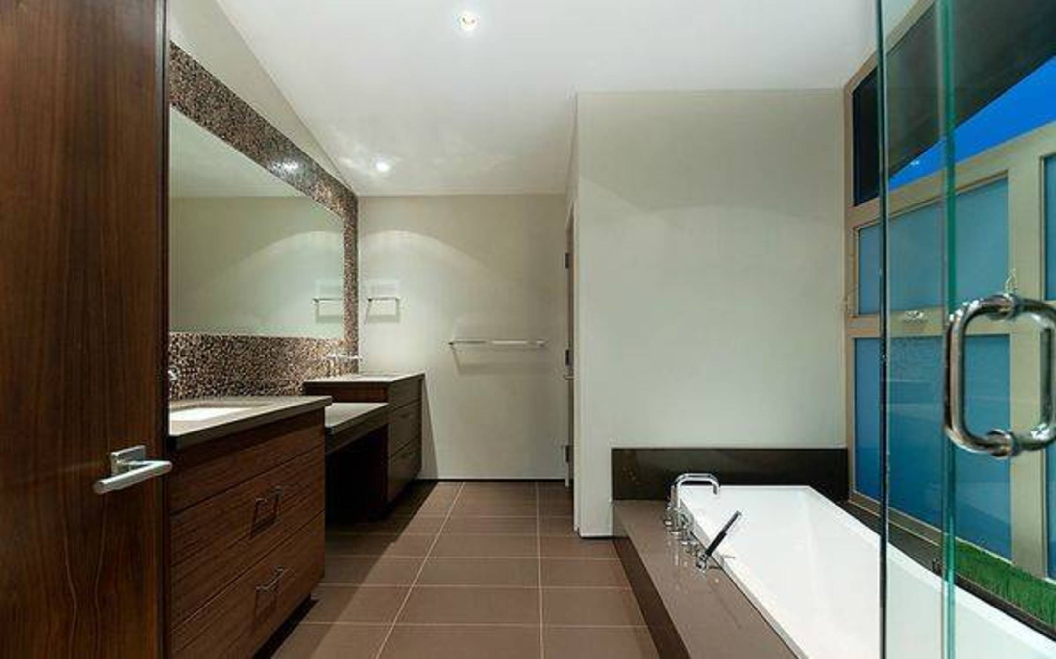 at 1754 Ottawa Place, Ambleside, West Vancouver