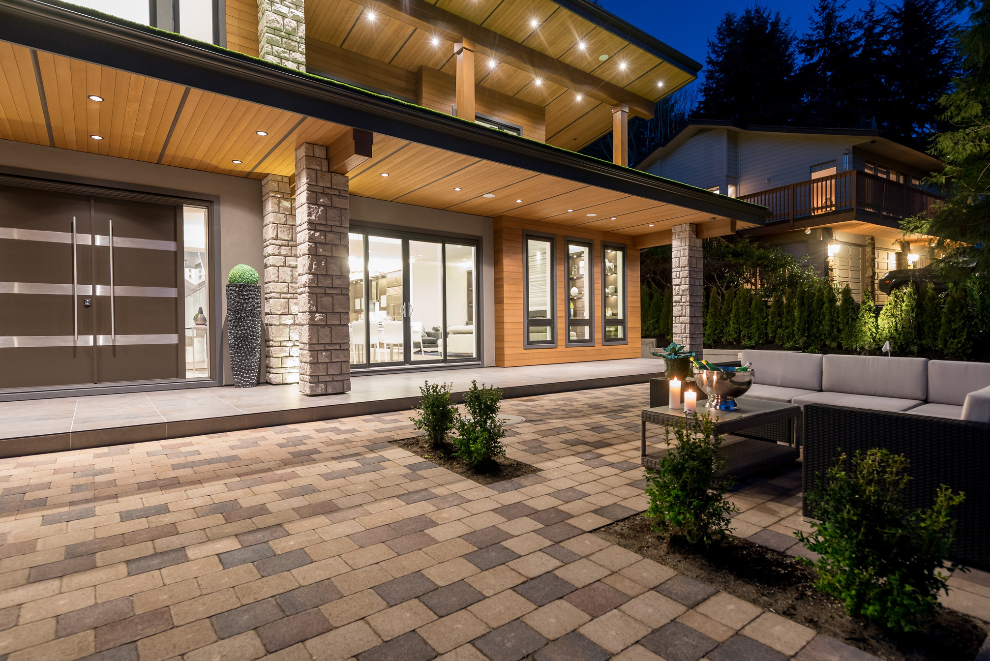 at 3905 Southridge Avenue, Bayridge, West Vancouver