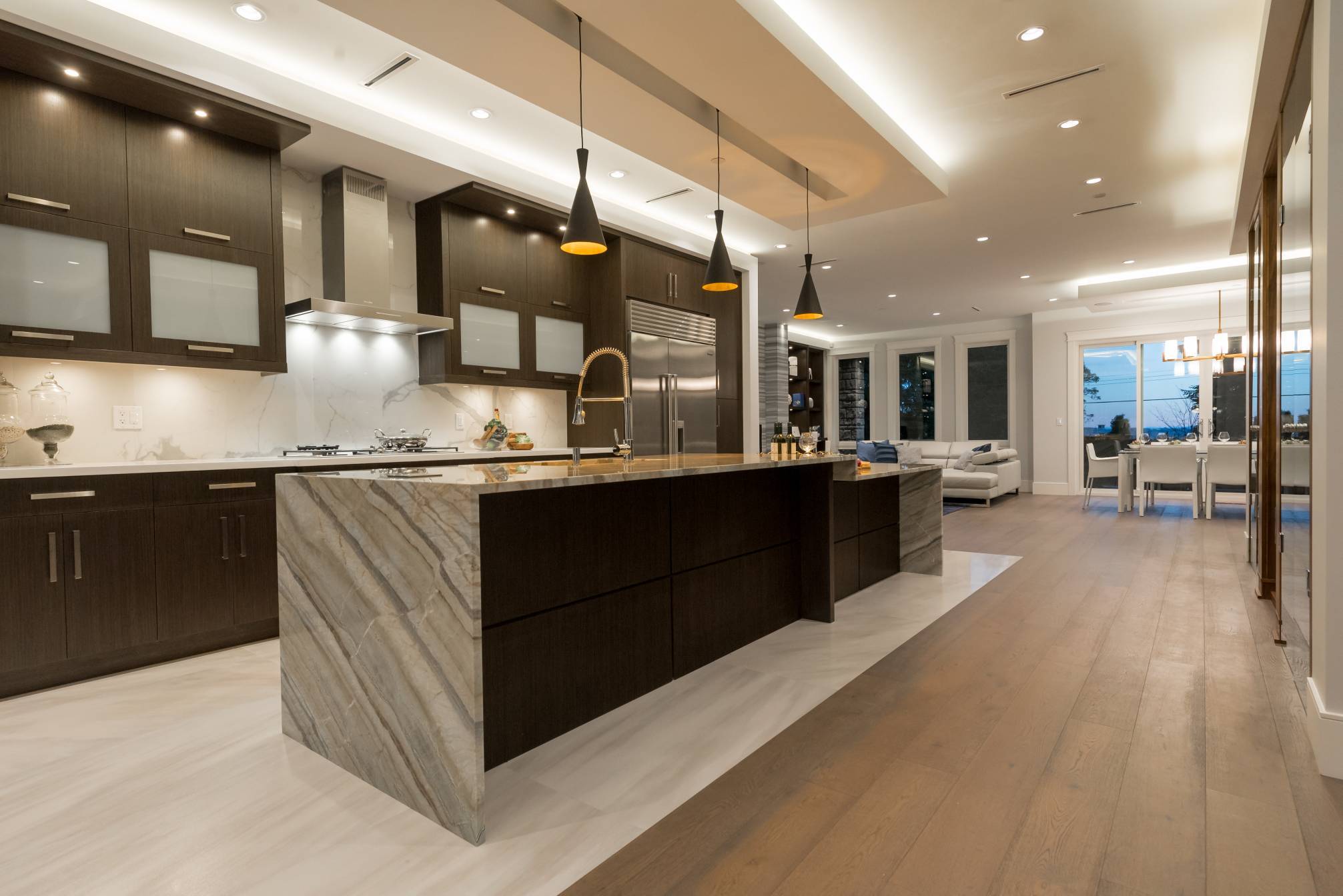at 3905 Southridge Avenue, Bayridge, West Vancouver