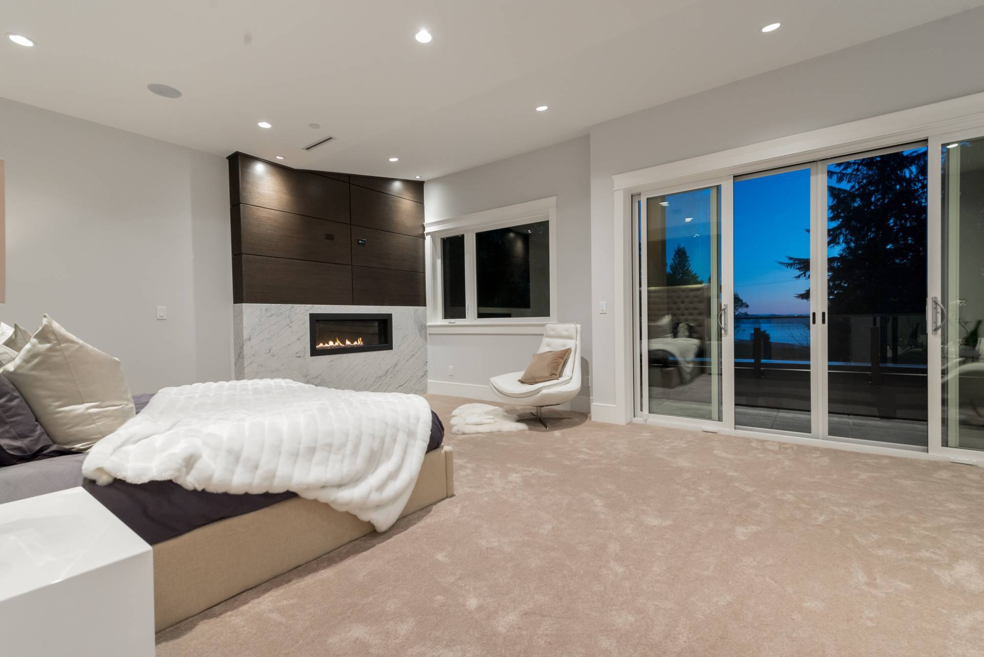 at 3905 Southridge Avenue, Bayridge, West Vancouver