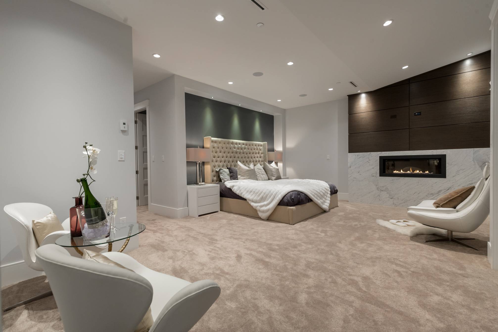 at 3905 Southridge Avenue, Bayridge, West Vancouver