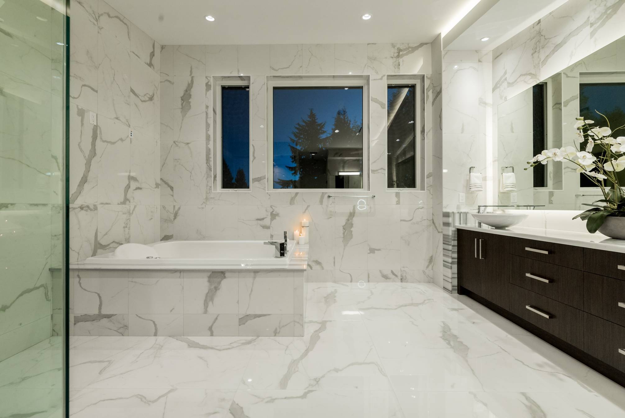 at 3905 Southridge Avenue, Bayridge, West Vancouver