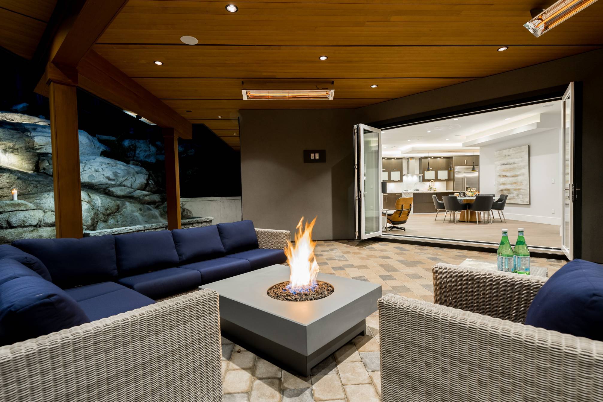 at 3905 Southridge Avenue, Bayridge, West Vancouver