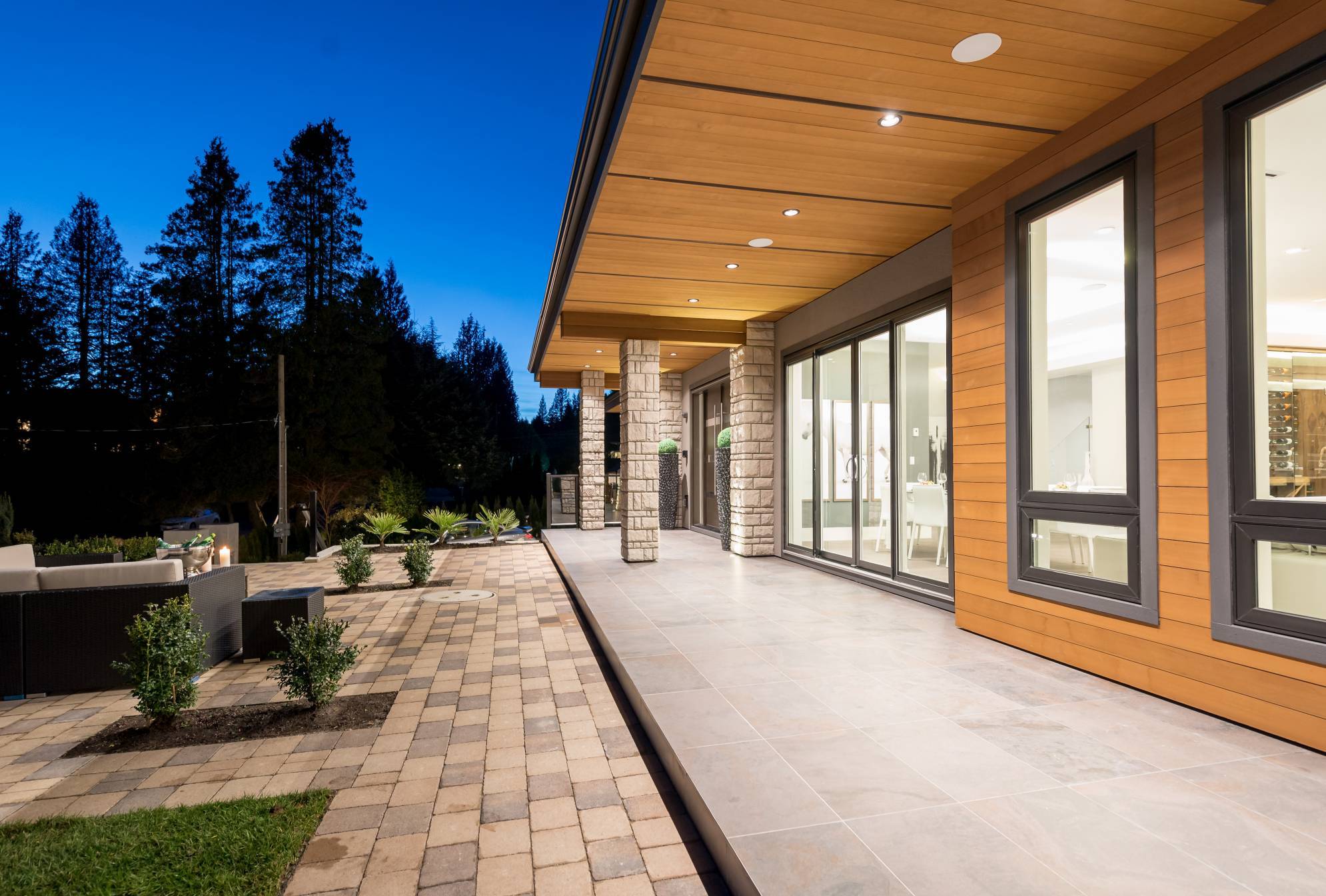 at 3905 Southridge Avenue, Bayridge, West Vancouver