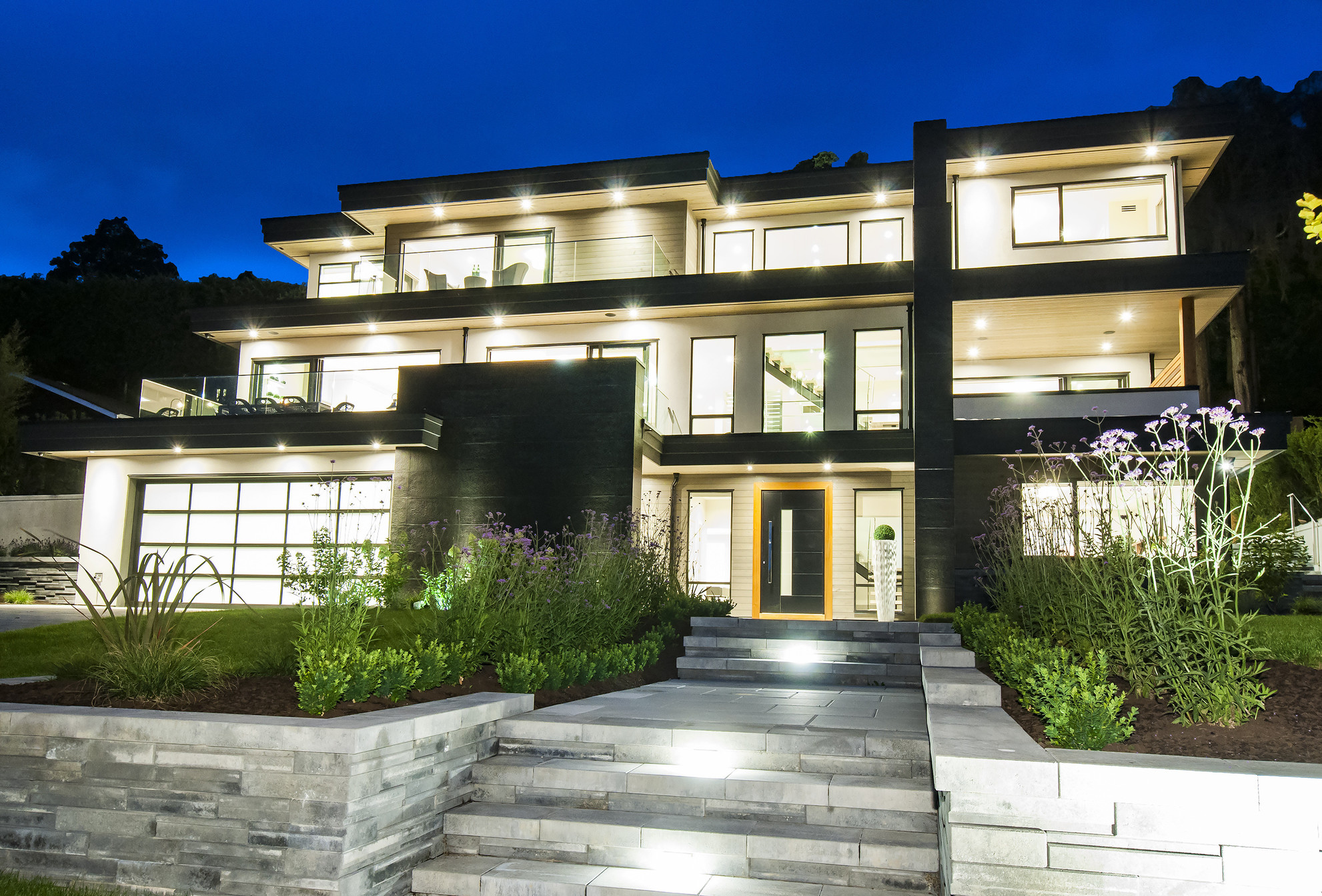 002 at 4113 Bayridge Avenue, Bayridge, West Vancouver