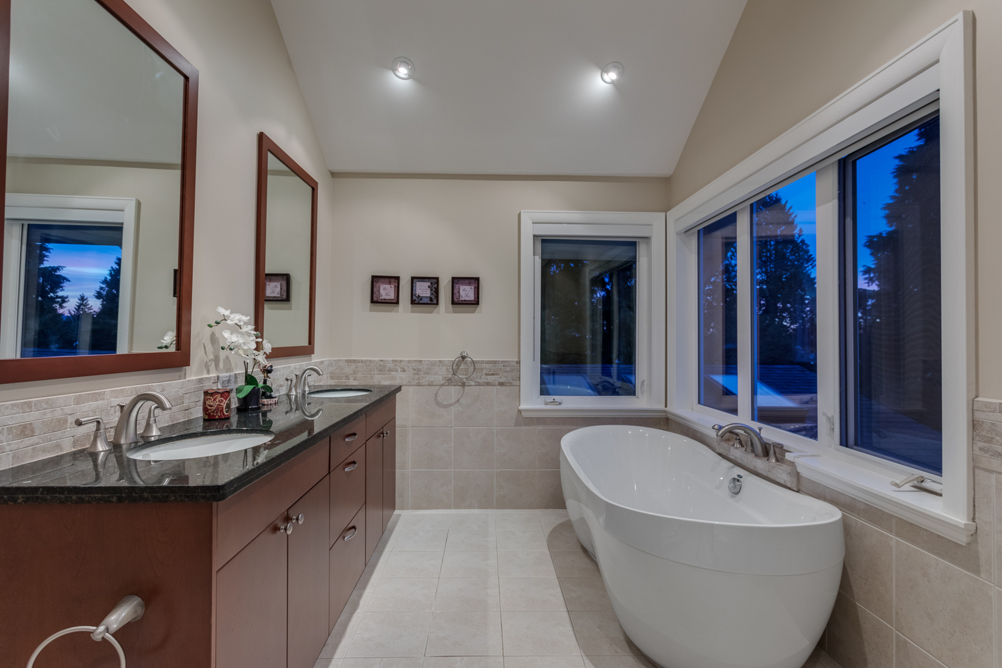 at 975 Leyland Street, Sentinel Hill, West Vancouver