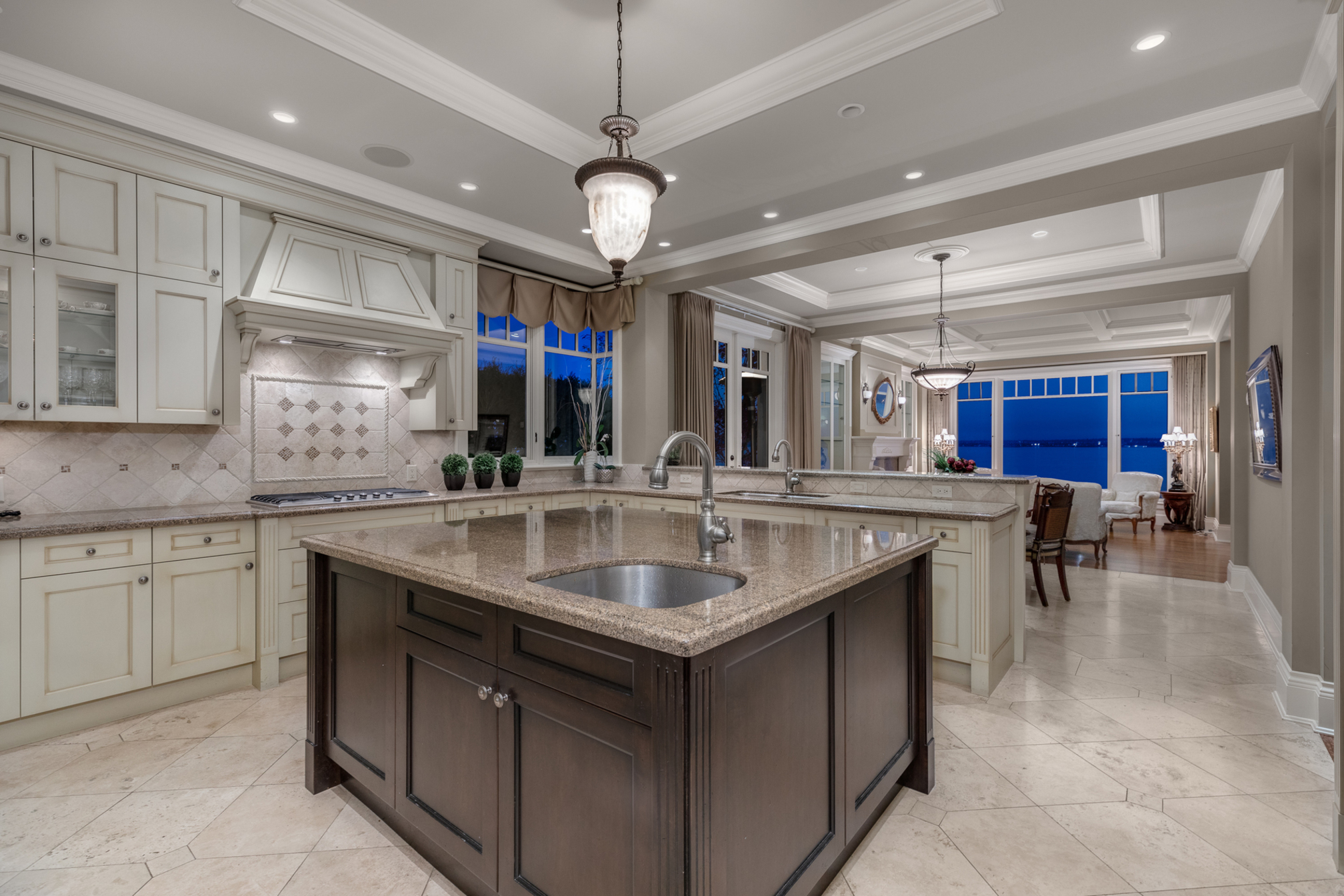at 2770 Bellevue, Dundarave, West Vancouver