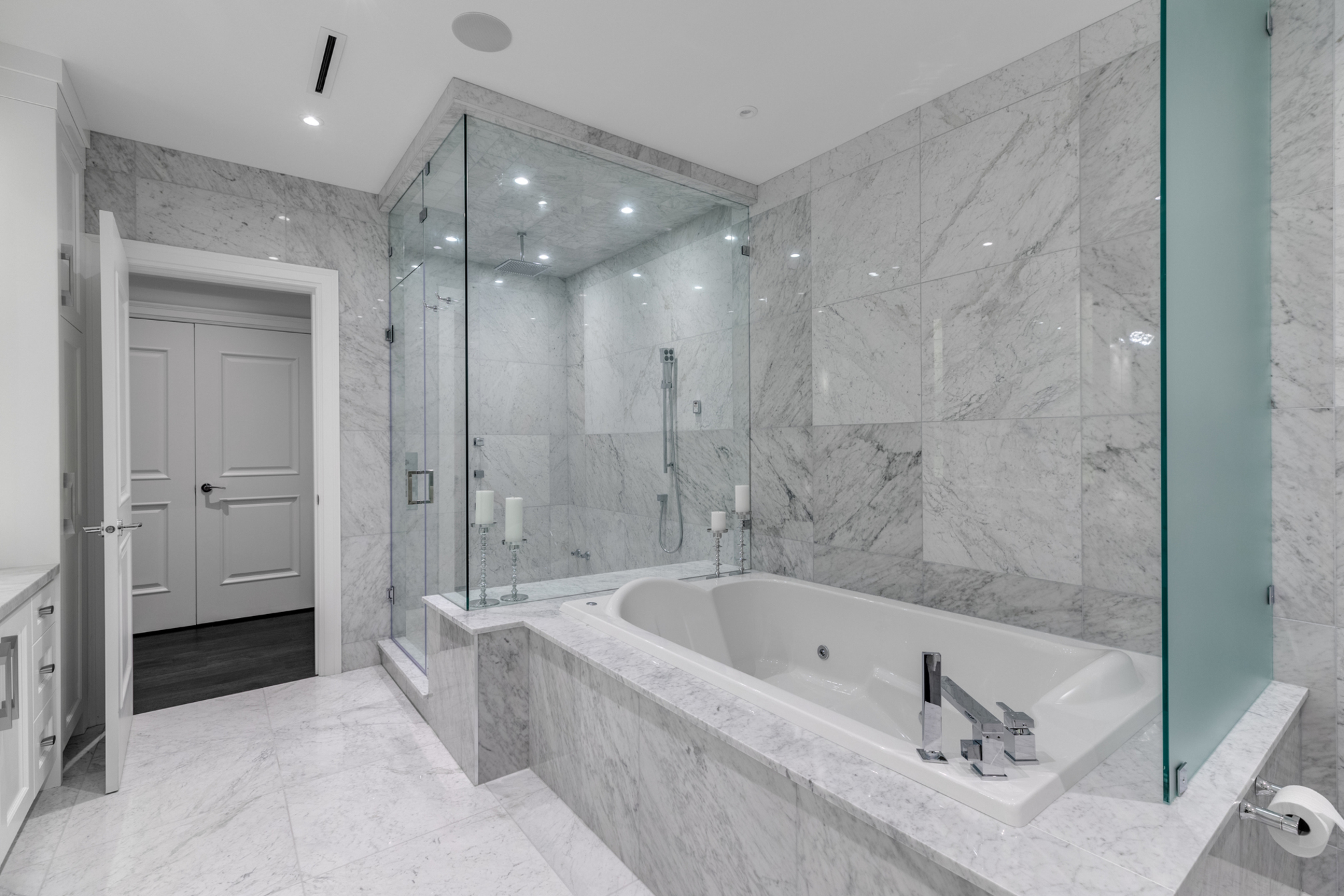at 1595 19th Street, Ambleside, West Vancouver