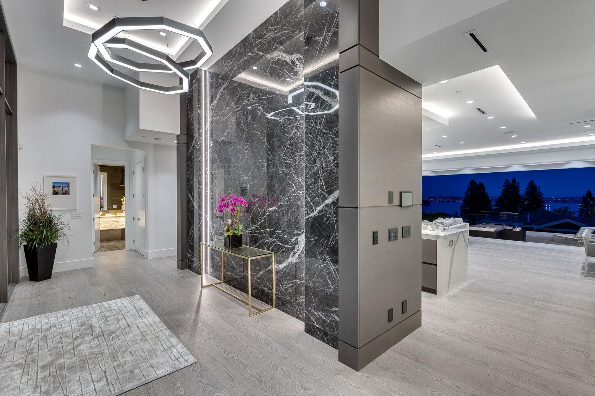 at 2592 Rosebery Avenue, Dundarave, West Vancouver