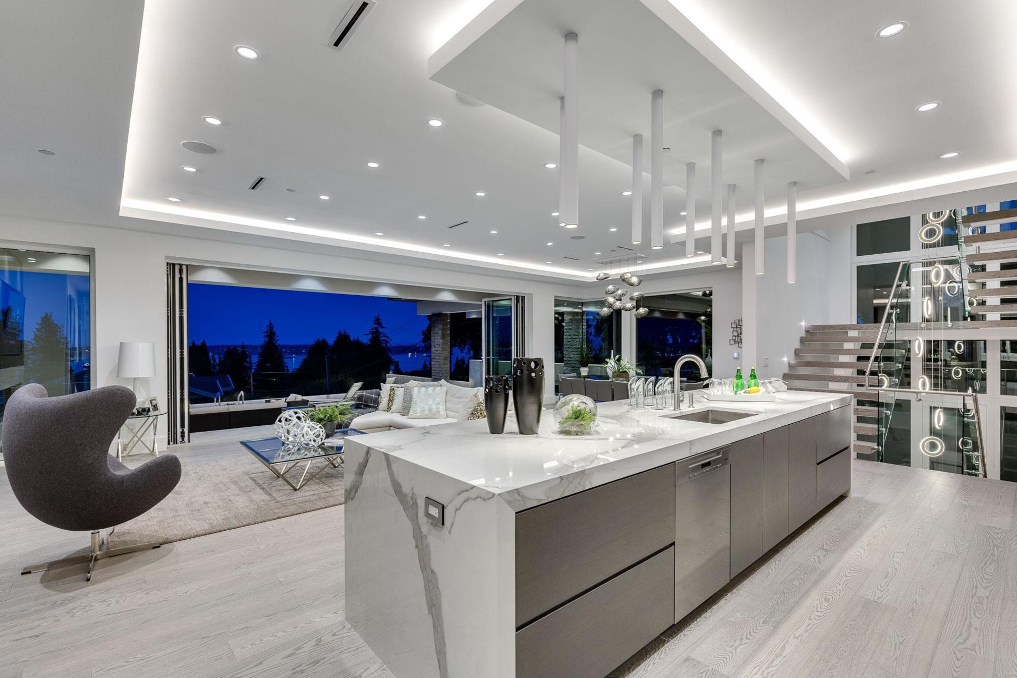 at 2592 Rosebery Avenue, Dundarave, West Vancouver