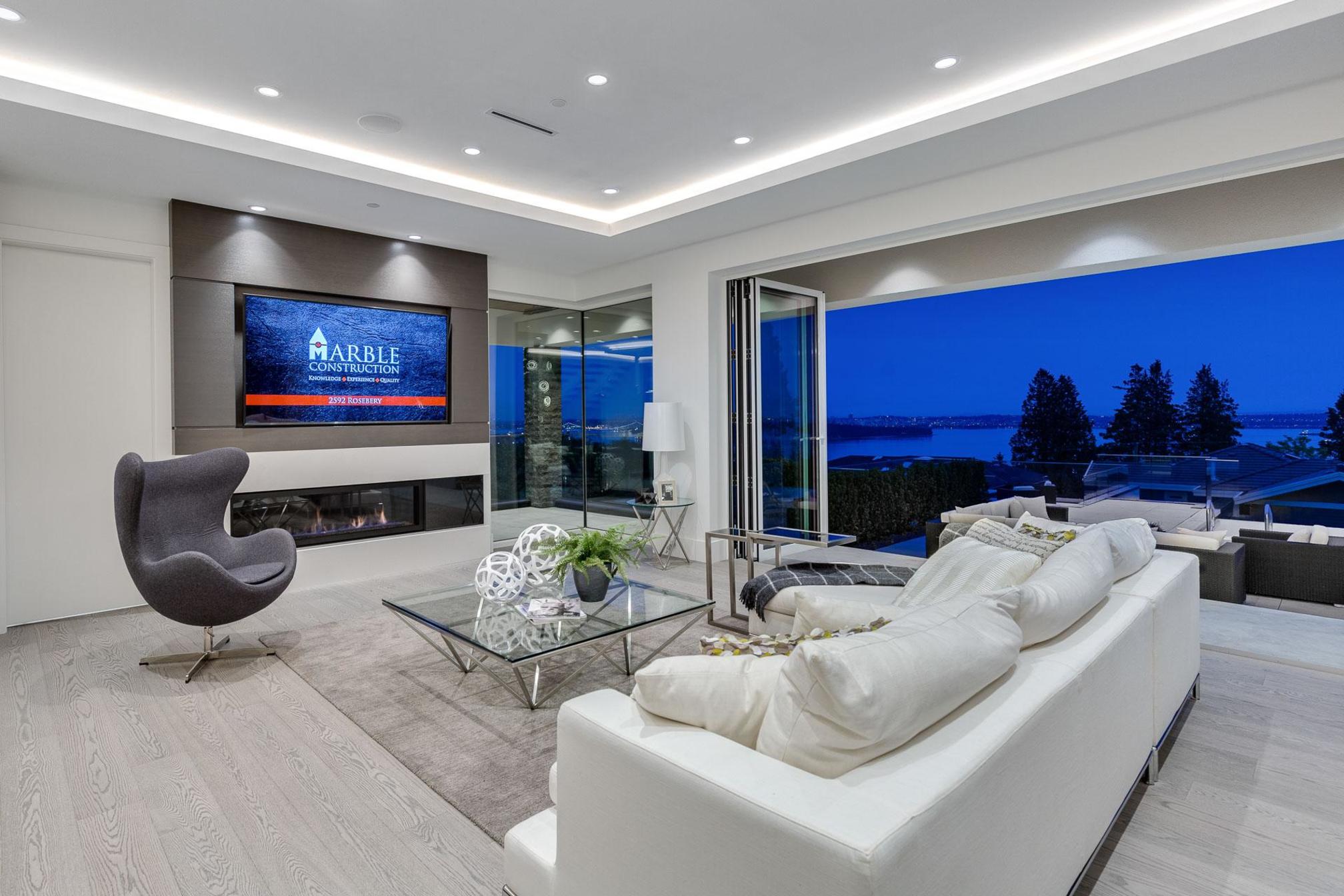 at 2592 Rosebery Avenue, Dundarave, West Vancouver