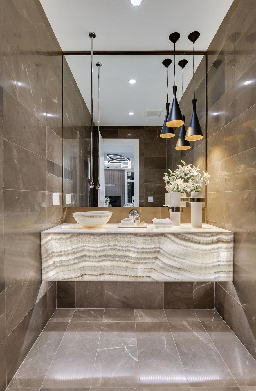 at 2592 Rosebery Avenue, Dundarave, West Vancouver