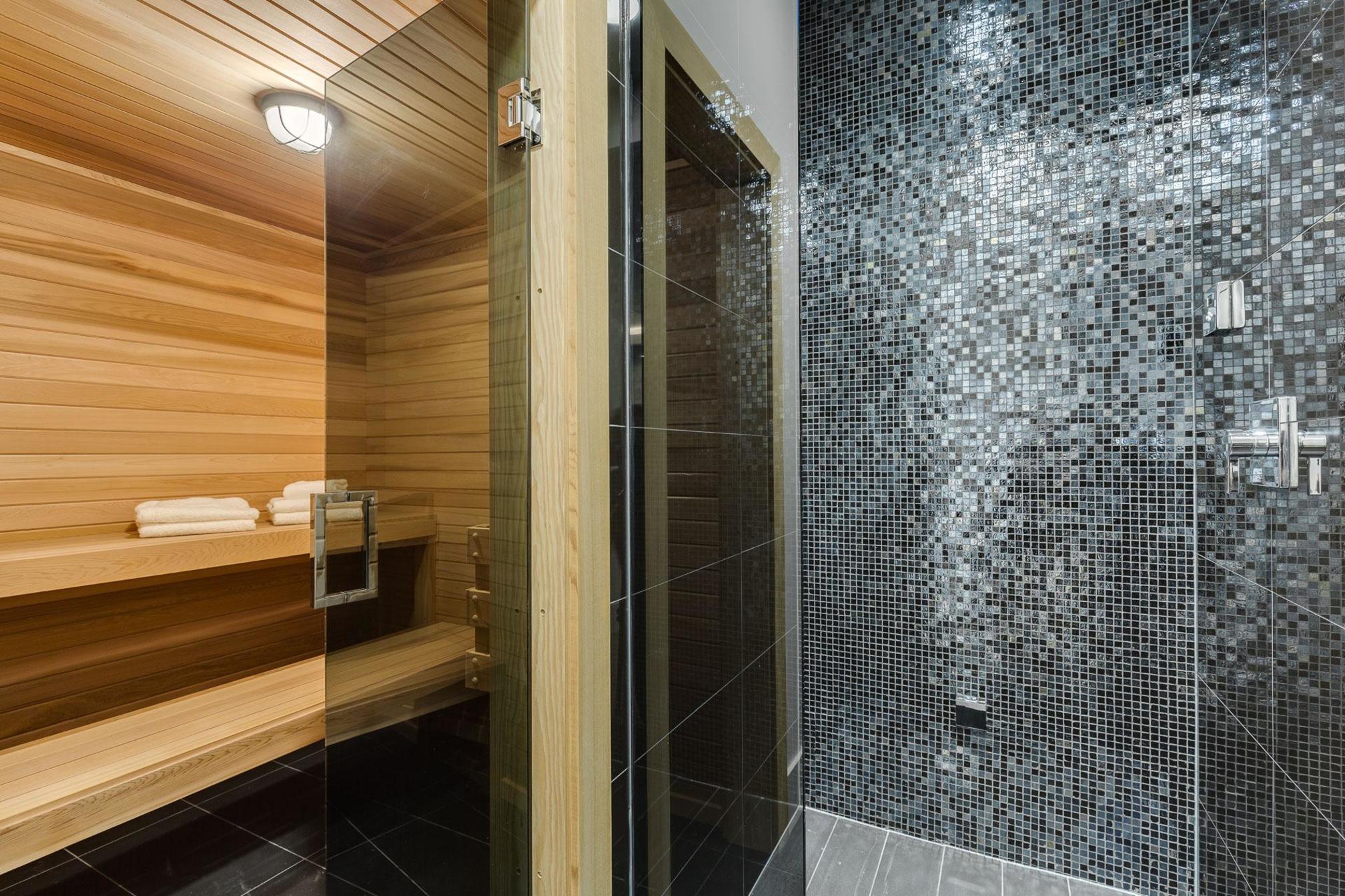 at 2592 Rosebery Avenue, Dundarave, West Vancouver