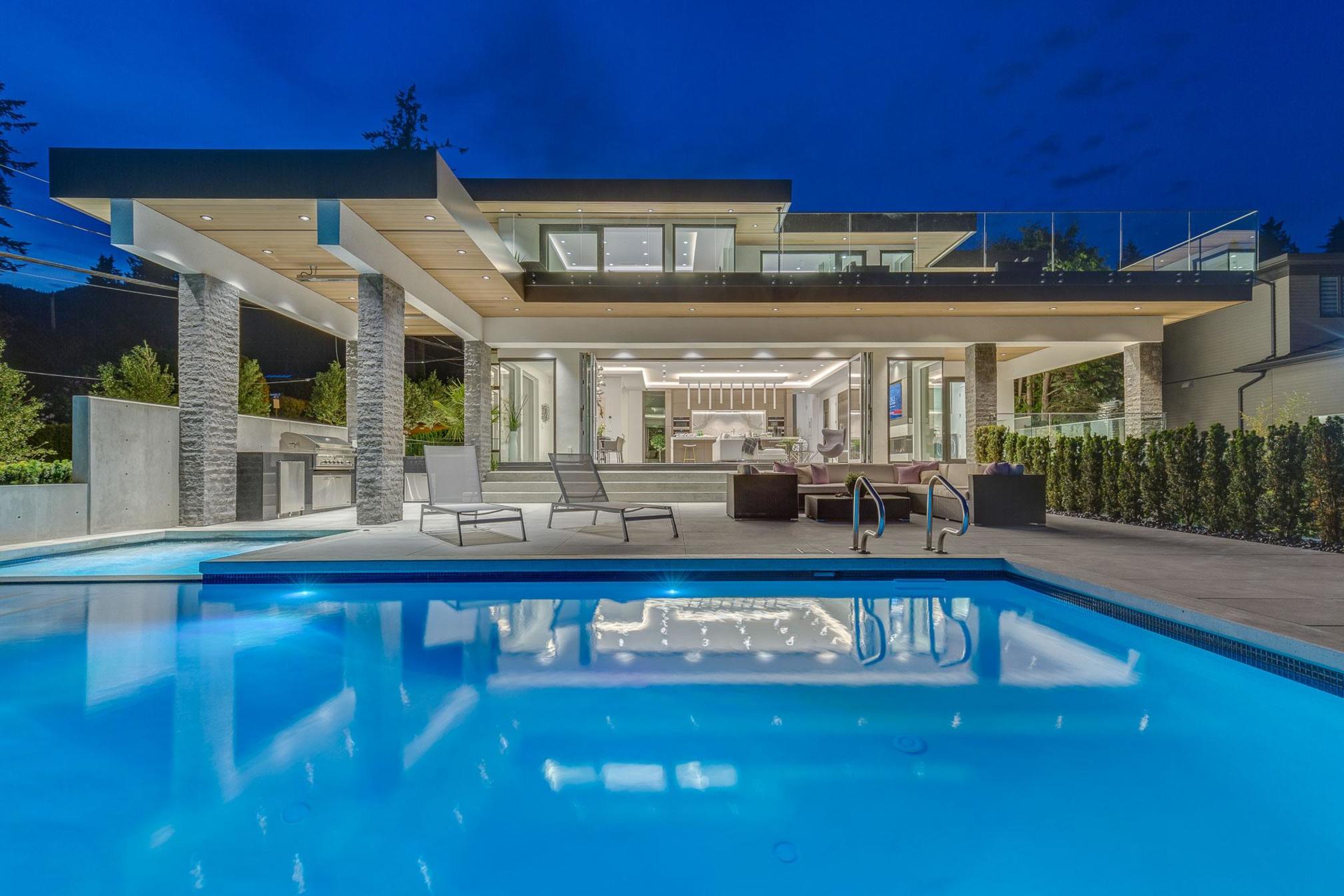at 2592 Rosebery Avenue, Dundarave, West Vancouver