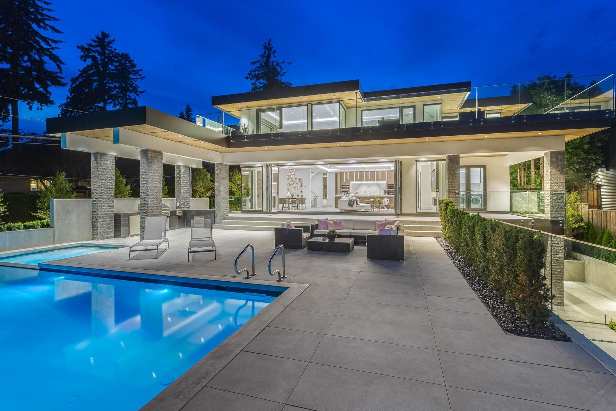 at 2592 Rosebery Avenue, Dundarave, West Vancouver