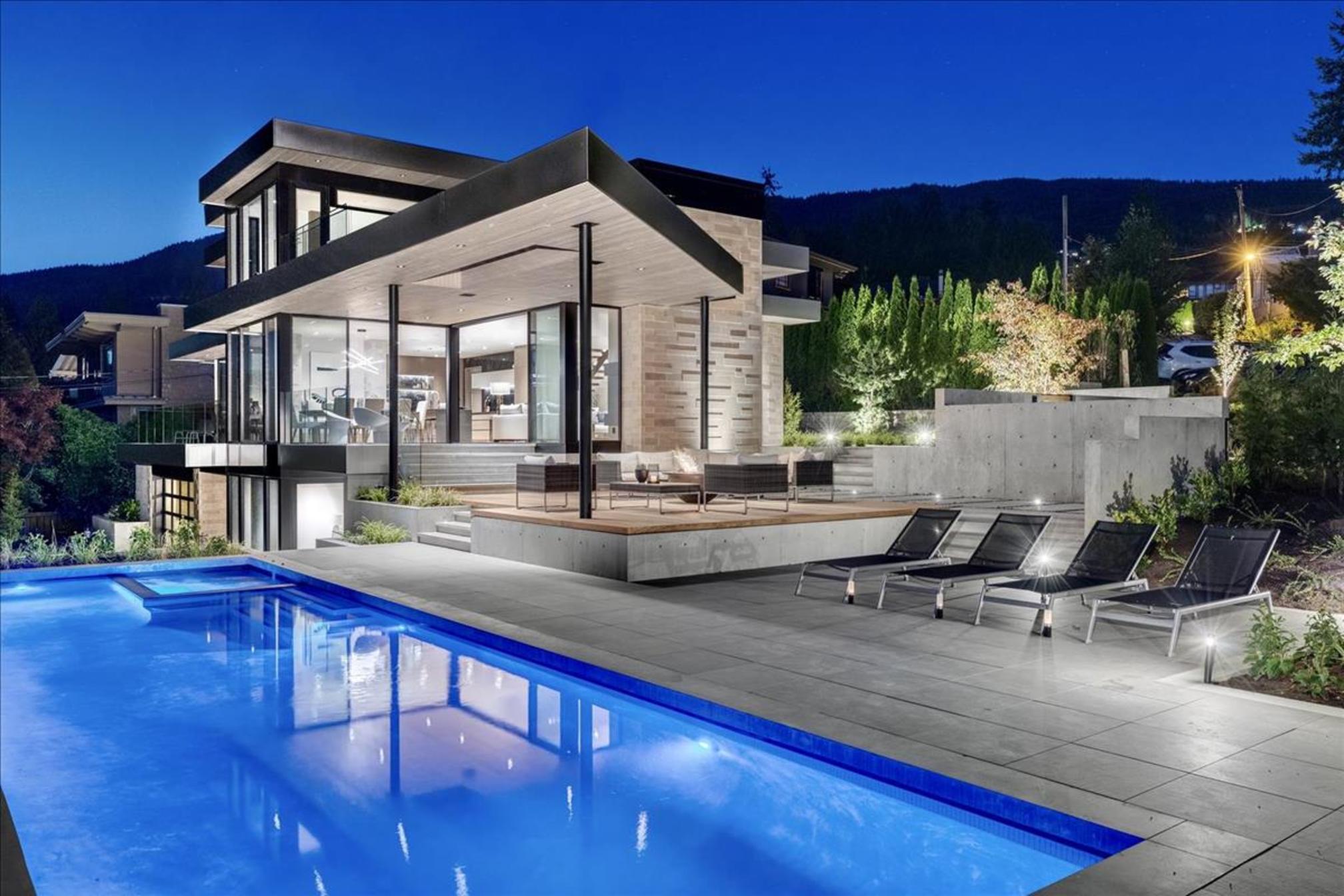 at 2611 Bellevue, Dundarave, West Vancouver