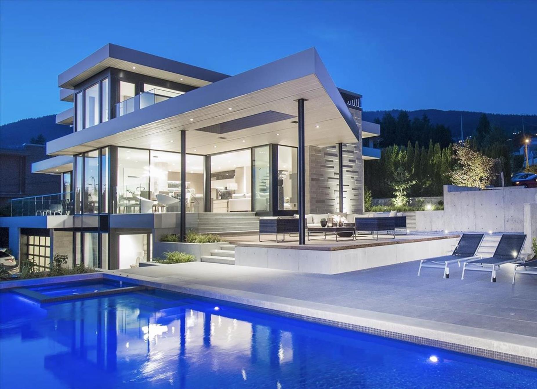 at 2611 Bellevue, Dundarave, West Vancouver