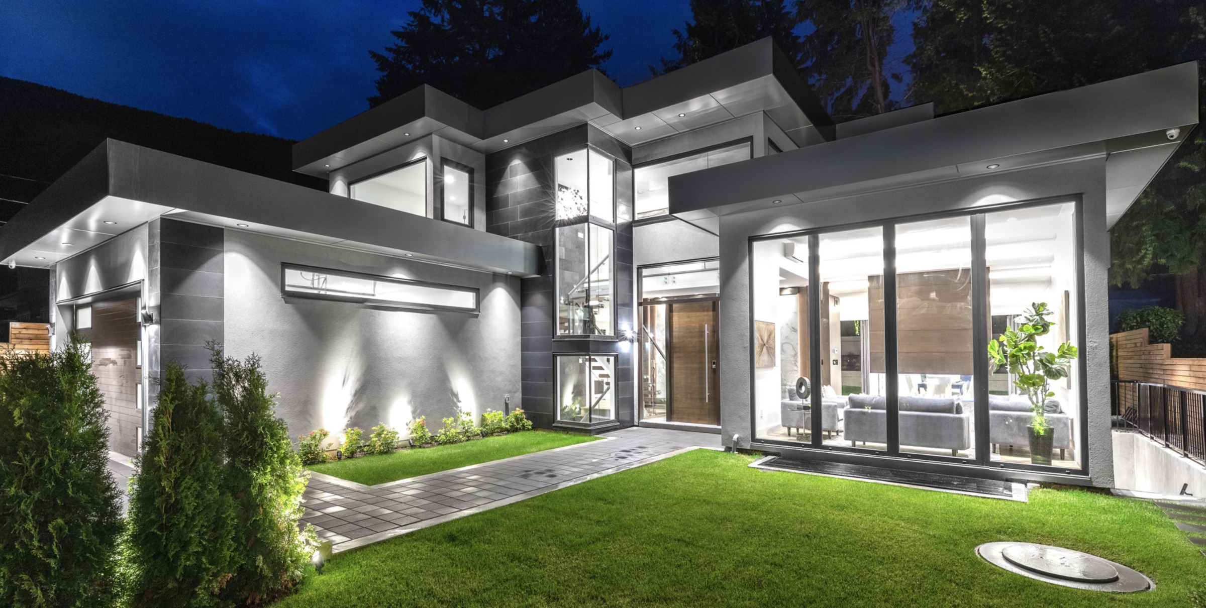 at 4582 Highland Boulevard, Canyon Heights NV, North Vancouver