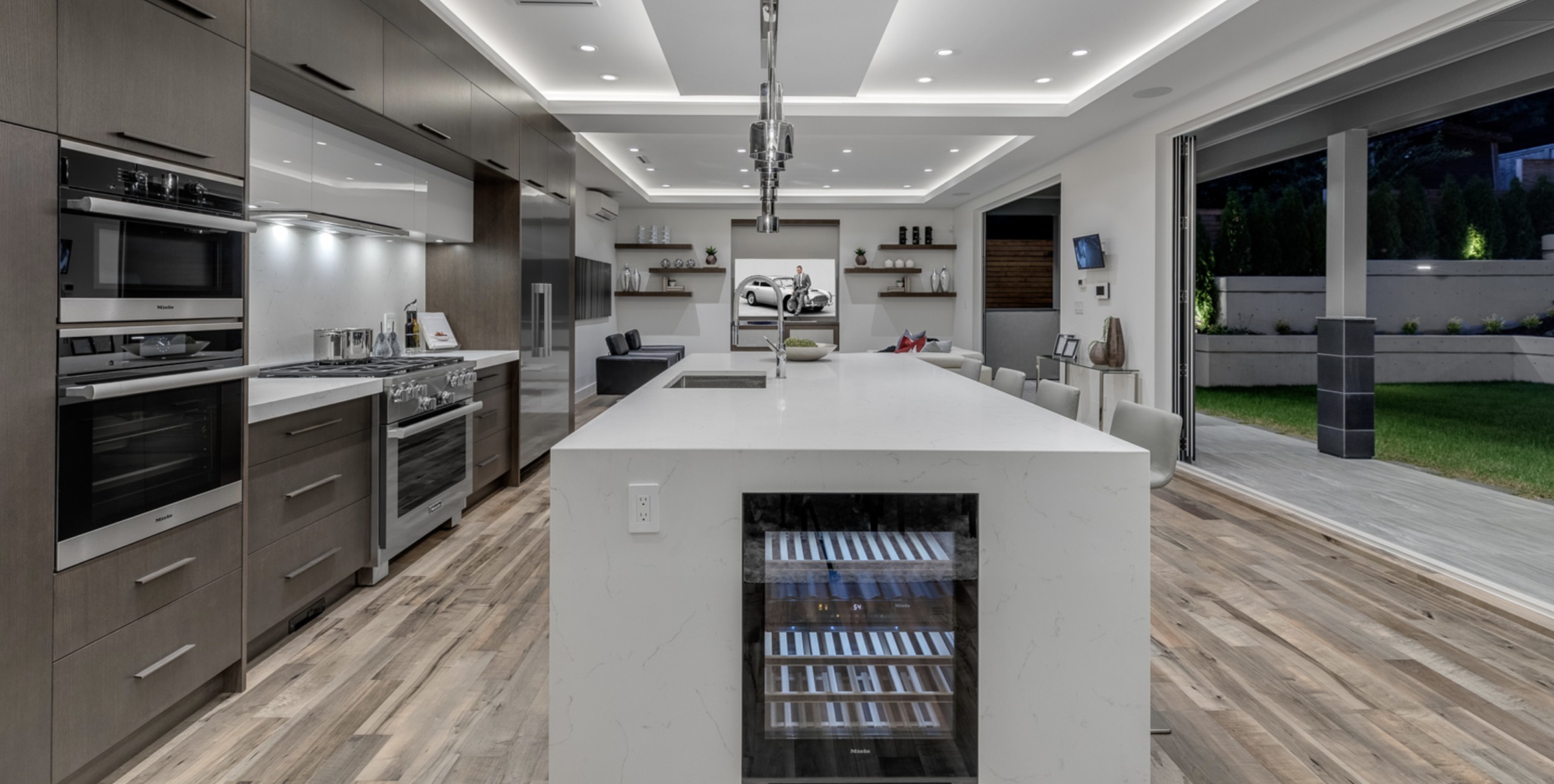 at 4582 Highland Boulevard, Canyon Heights NV, North Vancouver