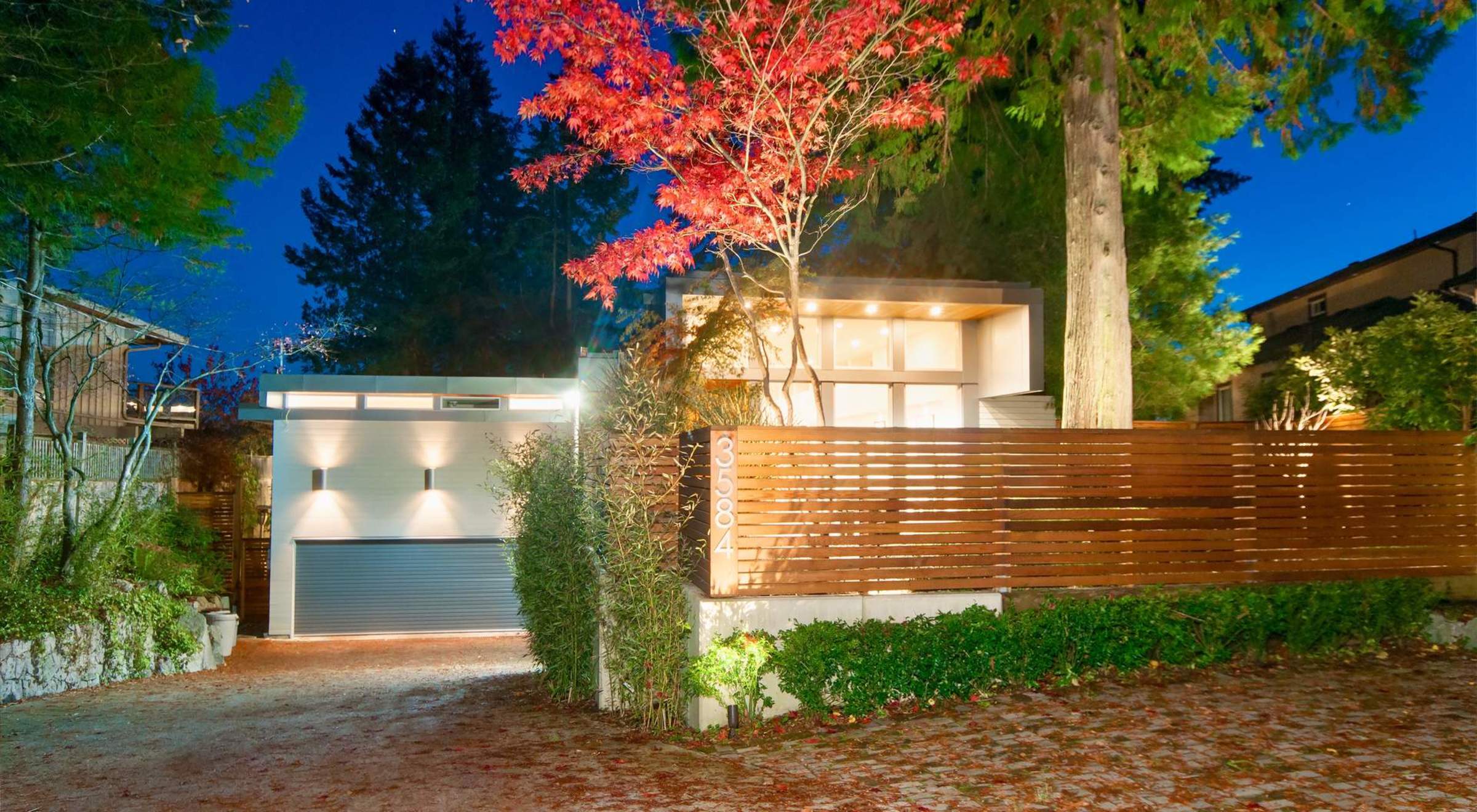at 3584 Rockview Place, Westmount WV, West Vancouver
