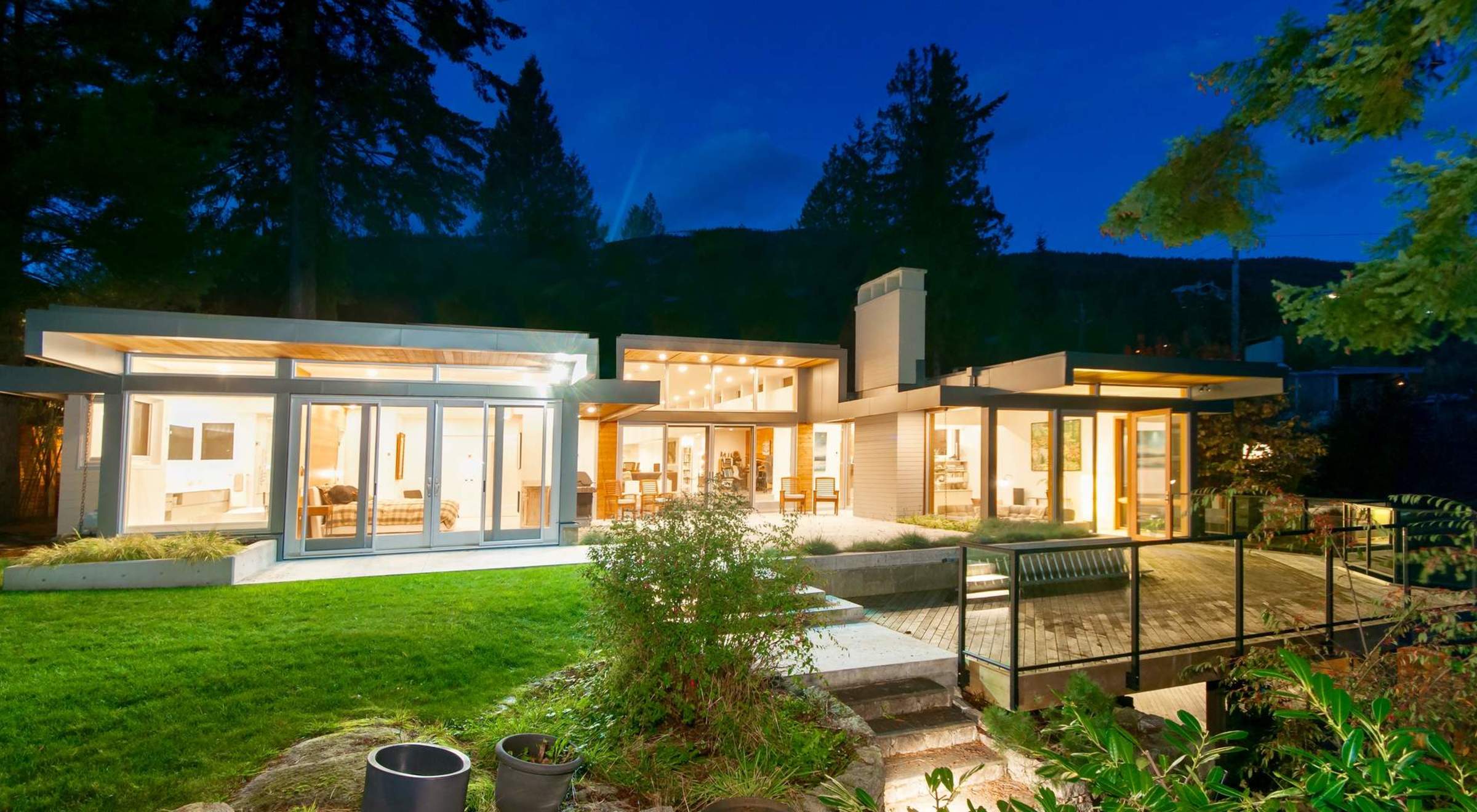 at 3584 Rockview Place, Westmount WV, West Vancouver