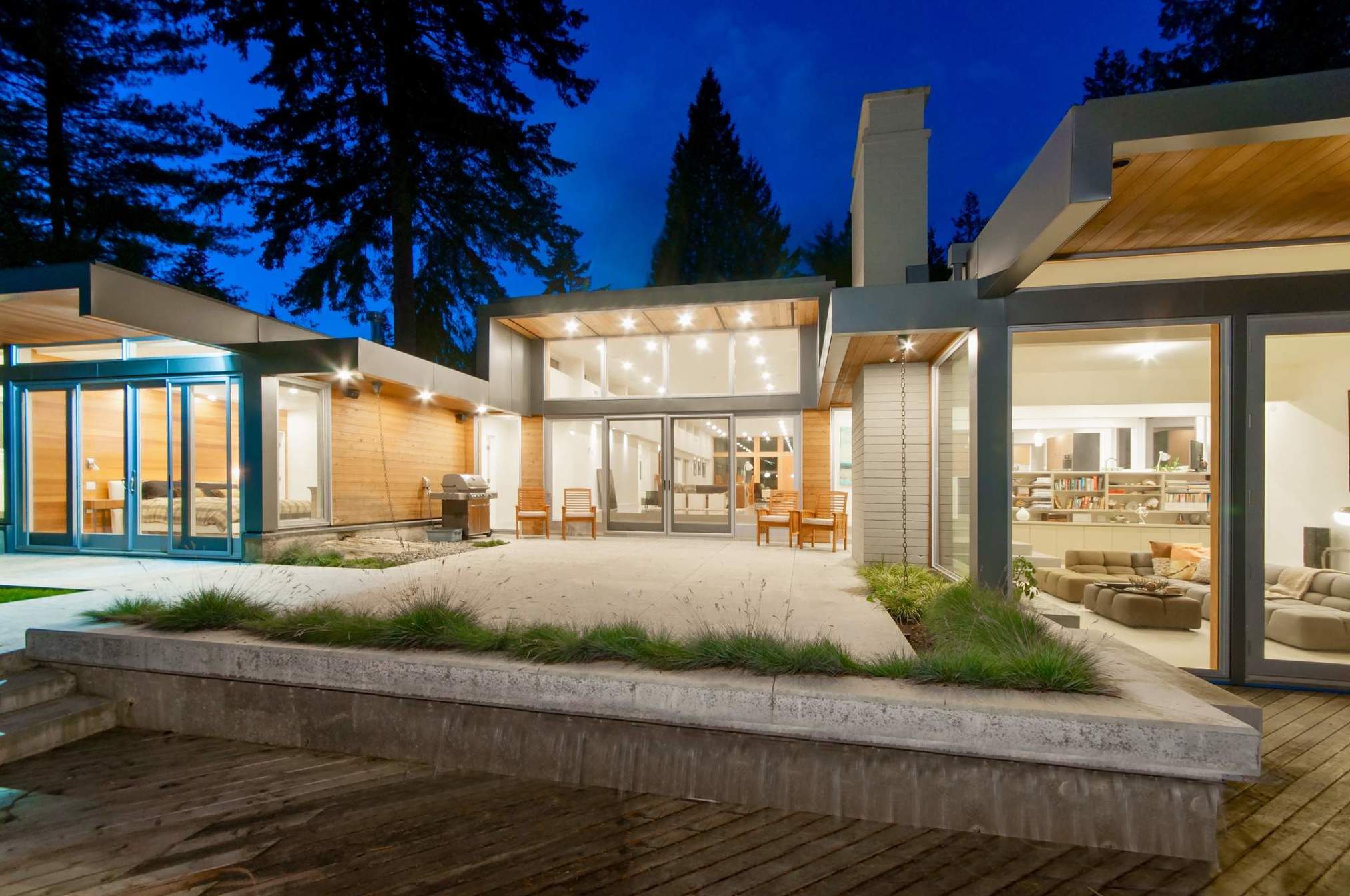 at 3584 Rockview Place, Westmount WV, West Vancouver