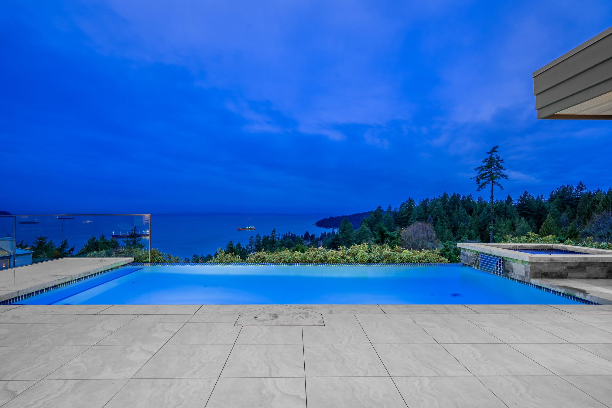 at 3820 Southridge Avenue, Bayridge, West Vancouver