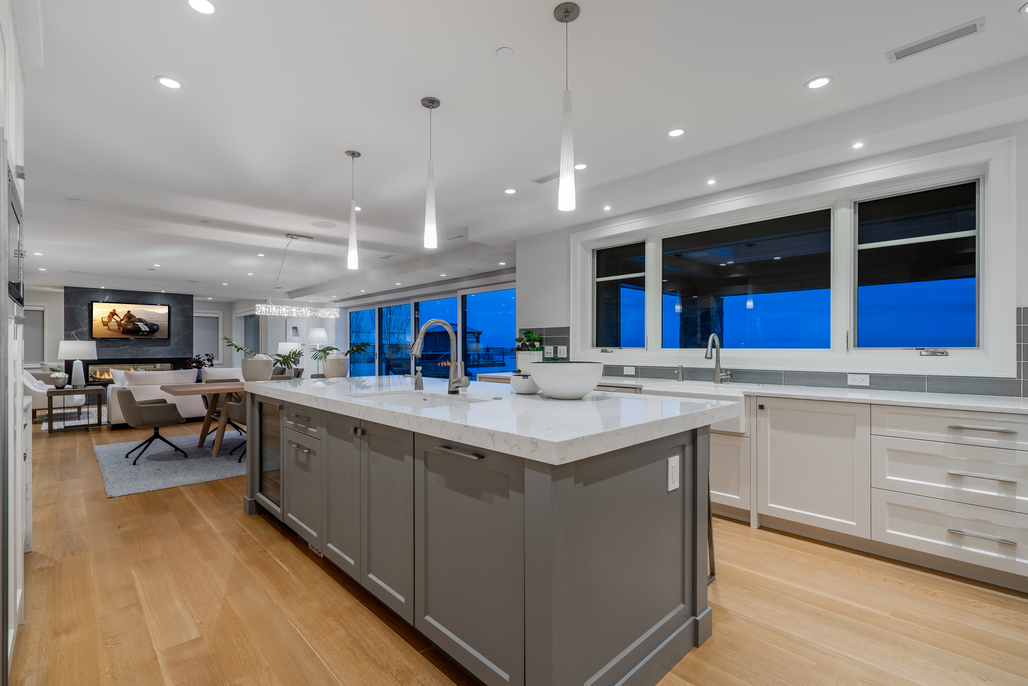 at 3820 Southridge Avenue, Bayridge, West Vancouver