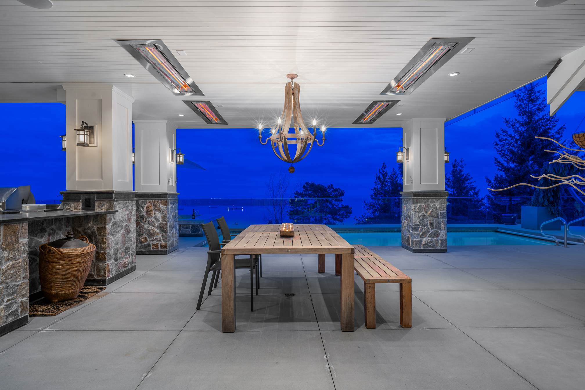 at 4667 Woodridge Place, Cypress Park Estates, West Vancouver