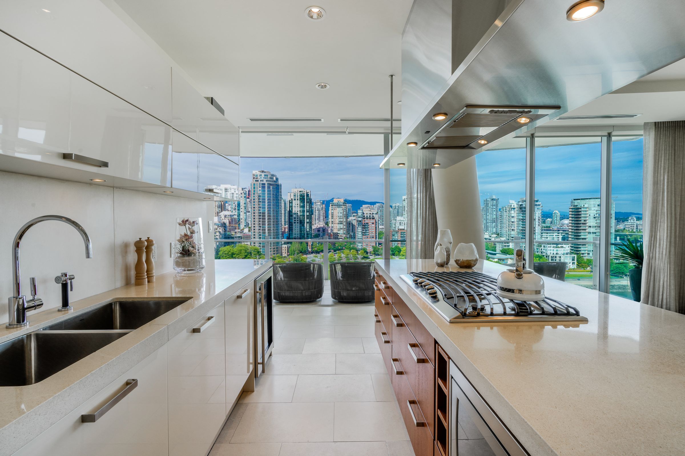 at 1702 - 1560 Homer Mews, Yaletown, Vancouver West